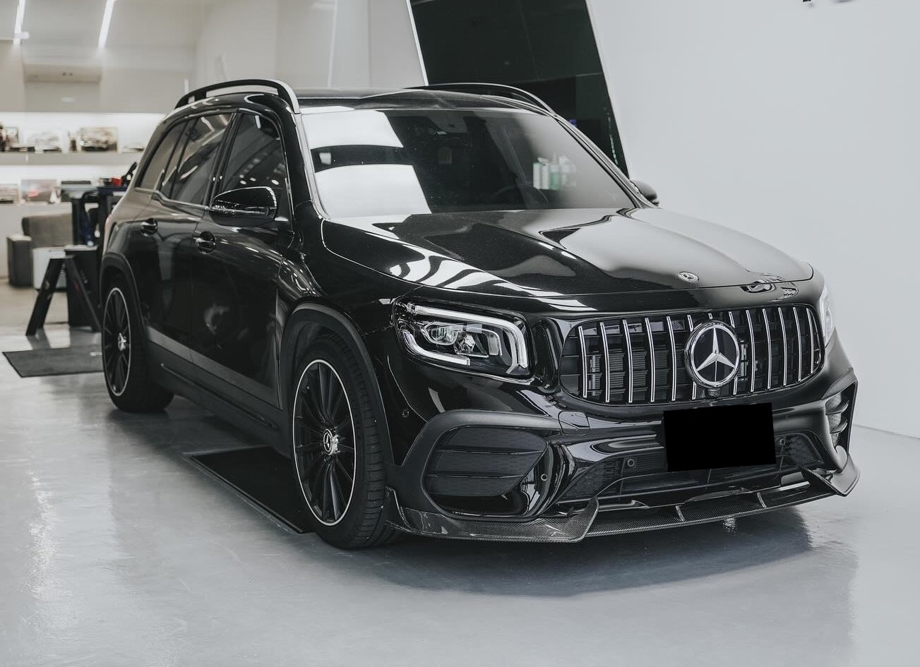 2020-2023 Mercedes-Benz GLB-Class V2 Style Carbon Fiber Front Lip | X247